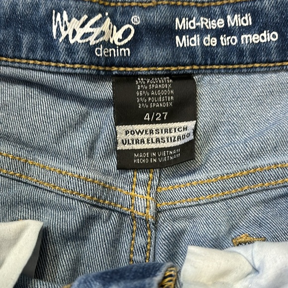 Mid-Rise Midi shorts • Mossimo denim in size 4/27 • powerstretch - Picture 4 of 6